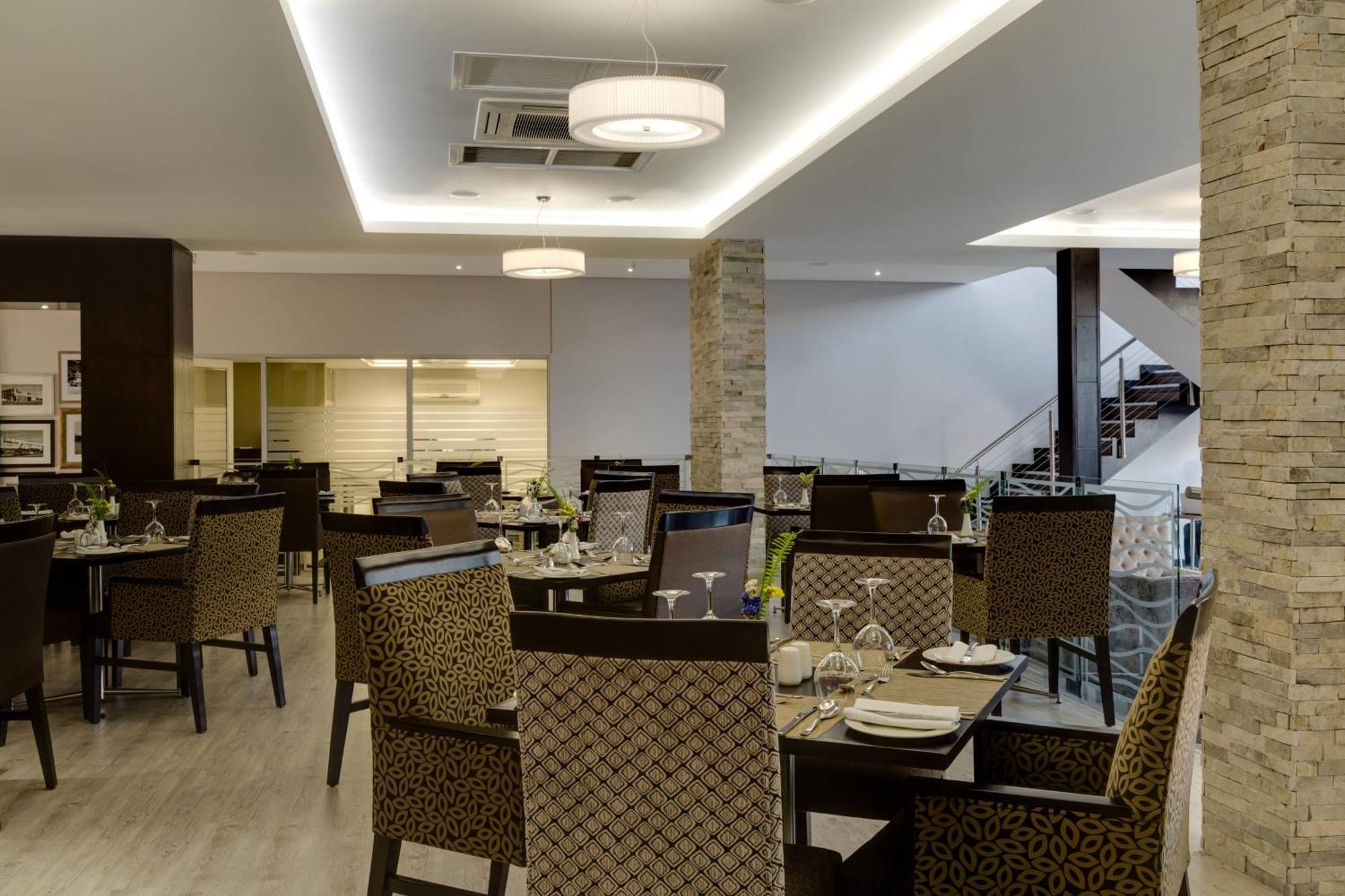 Protea Hotel by Marriott Upington Exteriör bild